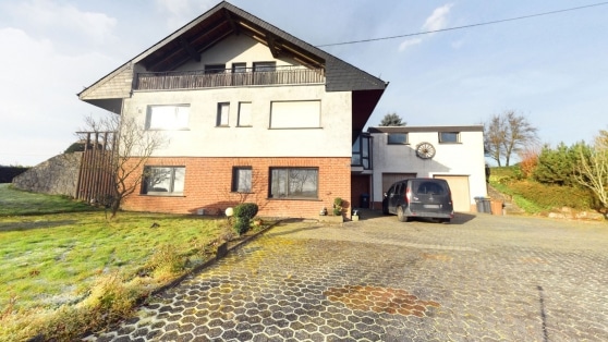 Gepflegtes Einfamilienwohnhaus mit Einliegerwohnung in Randlage