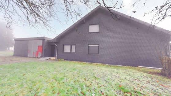 Gepflegtes Einfamilienwohnhaus mit Einliegerwohnung in Randlage