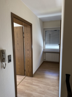 Gepflegtes Einfamilienwohnhaus mit einem angrenzenden Altbau in ruhiger Wohnlage