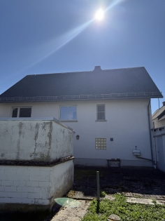 Gepflegtes Einfamilienwohnhaus mit einem angrenzenden Altbau in ruhiger Wohnlage
