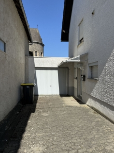 Gepflegtes Einfamilienwohnhaus mit einem angrenzenden Altbau in ruhiger Wohnlage