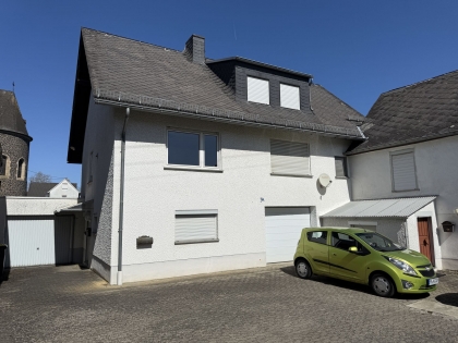 Gepflegtes Einfamilienwohnhaus mit einem angrenzenden Altbau in ruhiger Wohnlage