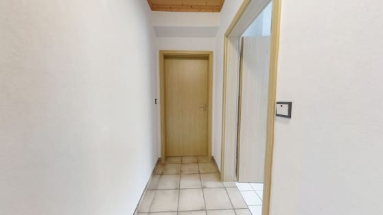 Gepflegtes Zweifamilienhaus mit viel Platz und vielseitigen Nutzungsm�glichkeiten in Ettringen