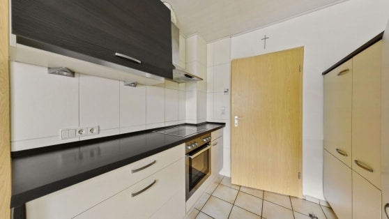 Gepflegtes Zweifamilienhaus mit viel Platz und vielseitigen Nutzungsm�glichkeiten in Ettringen