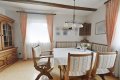 Gepflegtes Zweifamilienhaus mit viel Platz und vielseitigen Nutzungsm�glichkeiten in Ettringen