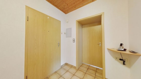 Gepflegtes Zweifamilienhaus mit viel Platz und vielseitigen Nutzungsm�glichkeiten in Ettringen