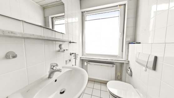 Gepflegtes Zweifamilienhaus mit viel Platz und vielseitigen Nutzungsm�glichkeiten in Ettringen