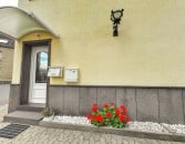 Gepflegtes Zweifamilienhaus mit viel Platz und vielseitigen Nutzungsm�glichkeiten in Ettringen