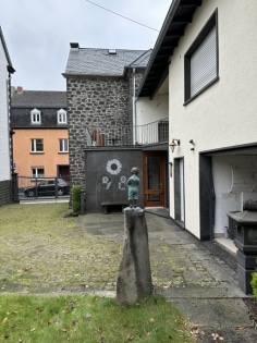 Gepflegtes und grozgiges Wohnhaus in zentraler Lage der Stadt Mendig (Niedermendig).