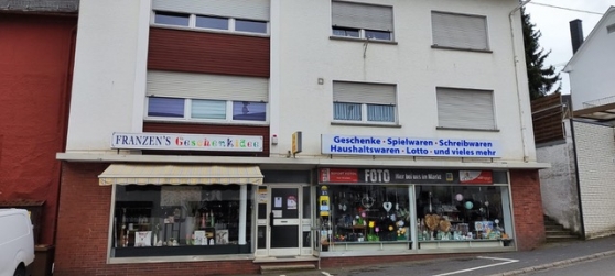 Gepflegtes und laufend renoviertes Wohn-/Geschftshaus in zentraler Lage der Gemeinde Lutzerath