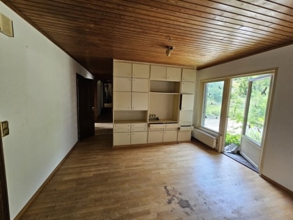 Gerumiger Bungalow mit Schwimmbad und groer Garage in ruhiger Gegend von Roetgen