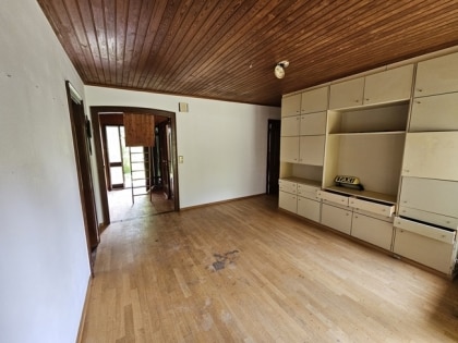 Gerumiger Bungalow mit Schwimmbad und groer Garage in ruhiger Gegend von Roetgen