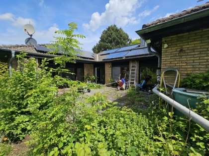 Gerumiger Bungalow mit Schwimmbad und groer Garage in ruhiger Gegend von Roetgen