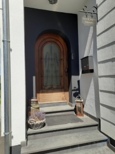 Gerumiges Einfamilienhaus mit (Ferien-)Wohnung, ruhige Lage am Ortsrand (Vulkaneifel)