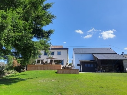 Gerumiges Einfamilienhaus mit (Ferien-)Wohnung, ruhige Lage am Ortsrand (Vulkaneifel)