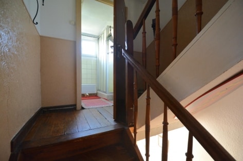 Ger�umiges Wohnhaus mit Garage und Garten