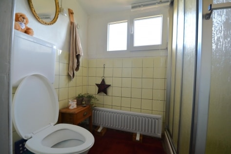 Ger�umiges Wohnhaus mit Garage und Garten