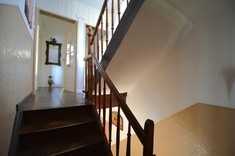 Ger�umiges Wohnhaus mit Garage und Garten