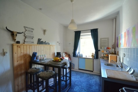 Ger�umiges Wohnhaus mit Garage und Garten