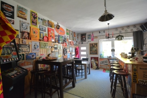 Ger�umiges Wohnhaus mit Garage und Garten