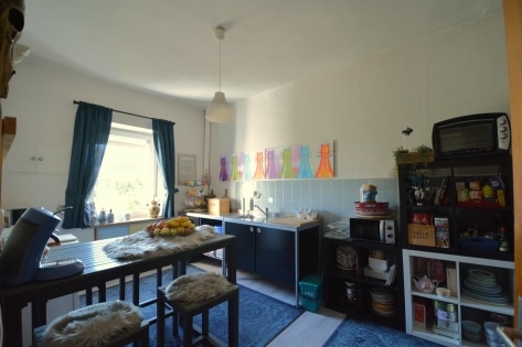 Ger�umiges Wohnhaus mit Garage und Garten