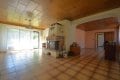 Gerumiges Wohnhaus mit Garten und 3 Garagen