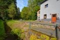 Gerumiges, freistehendes Wohnhaus mit Garten, Forellenteich und Garage
