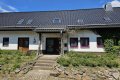 Gerumiges gepflegtes Bauernhaus am Dorfrand mit groem Grundstck.