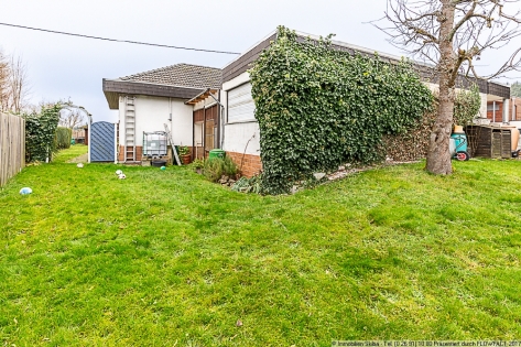 Grozgiger Bungalow mit Garten und Garagen im Hhenort Harscheid