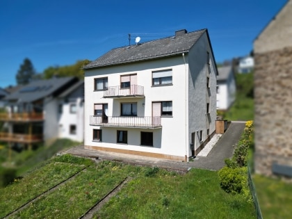 Gro�z�giges Einfamilienhaus mit ELW in ruhiger Lage von N�rtershausen - viel Platz, viel Potenzial
