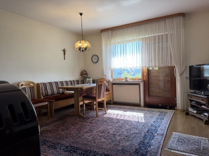 Gro�z�giges Einfamilienhaus mit ELW in ruhiger Lage von N�rtershausen - viel Platz, viel Potenzial