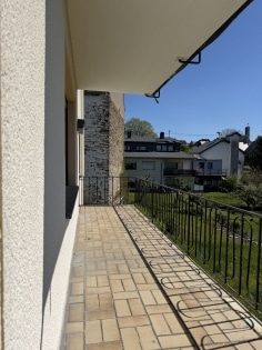 Gro�z�giges Einfamilienhaus mit ELW in ruhiger Lage von N�rtershausen - viel Platz, viel Potenzial