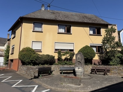 Gro�z�giges Einfamilienhaus mit viel Potenzial und Ausbaureserve in M�den