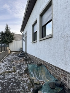 Grozgiges Einfamilienwohnhaus (ehem. Schulgebude) in ruhiger Ortslage der Hunsrckgemeinde Altstrimmig