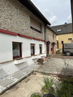 Grozgiges Einfamilienwohnhaus in Ortslage der Gemeinde Salm