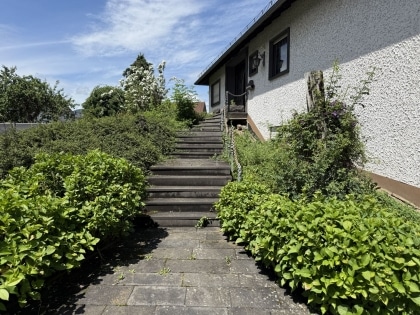 Gro�z�giges Einfamilienwohnhaus in ruhiger Wohnlage der Gemeinde Kottenheim
