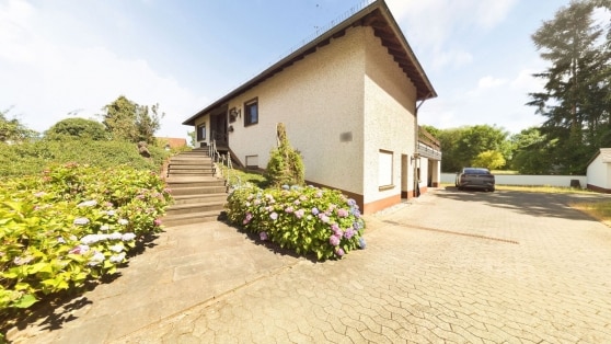 Gro�z�giges Einfamilienwohnhaus in ruhiger Wohnlage der Gemeinde Kottenheim