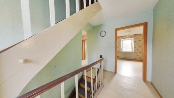 Gro�z�giges Einfamilienwohnhaus mit Nebengeb�uden auf einem 2.639 m� gro�en Grundst�ck