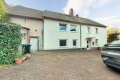Gro�z�giges Einfamilienwohnhaus mit Nebengeb�uden auf einem 2.639 m� gro�en Grundst�ck