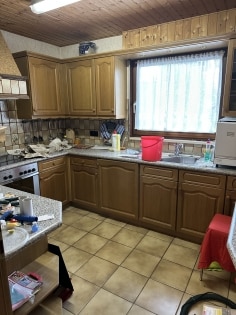 Grozgiges Einfamilienwohnhaus mit vermieteter Einliegerwohnung in toller Aussichtslage