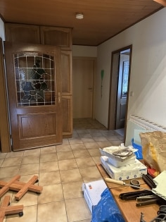 Grozgiges Einfamilienwohnhaus mit vermieteter Einliegerwohnung in toller Aussichtslage