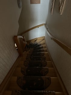 Grozgiges Einfamilienwohnhaus mit vermieteter Einliegerwohnung in toller Aussichtslage