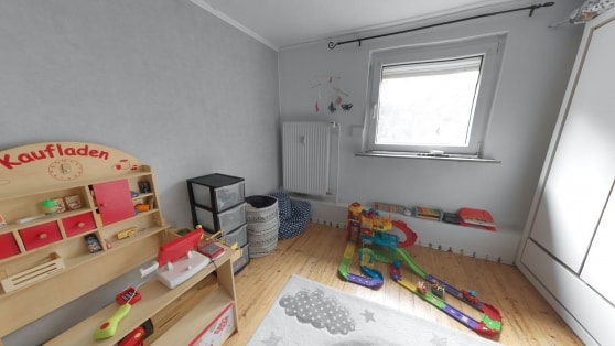 Gro�z�giges Wohnhaus mit Einliegerwohnung, Wintergarten und vielseitigen Nutzungsm�glichkeiten