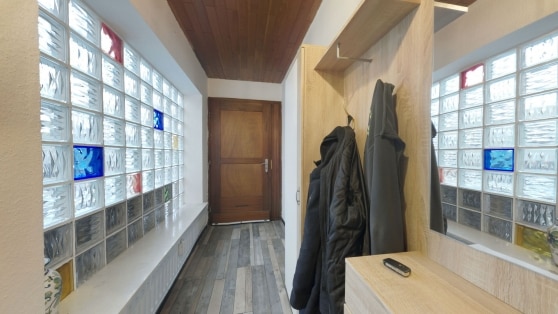 Gro�z�giges Wohnhaus mit Einliegerwohnung, Wintergarten und vielseitigen Nutzungsm�glichkeiten