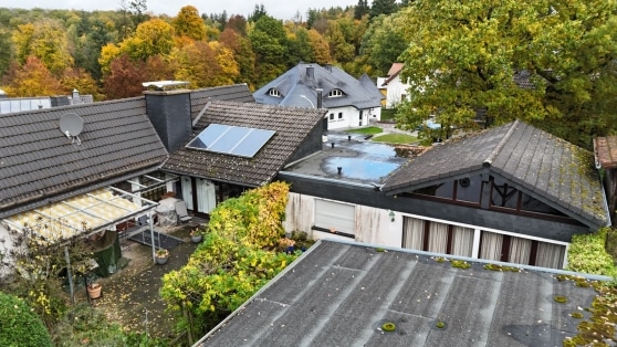 Gro�z�giges Wohnhaus mit Raum zur individuellen Nutzung, auch ideal als Mehrgenerationshaus nutzbar.