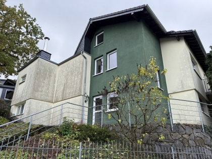 Gro�z�giges Wohnhaus mit Raum zur individuellen Nutzung, auch ideal als Mehrgenerationshaus nutzbar.