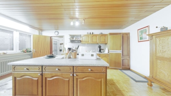 Gro�z�giges Wohnhaus mit Raum zur individuellen Nutzung, auch ideal als Mehrgenerationshaus nutzbar.