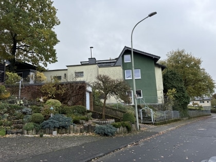 Gro�z�giges Wohnhaus mit Raum zur individuellen Nutzung, auch ideal als Mehrgenerationshaus nutzbar.