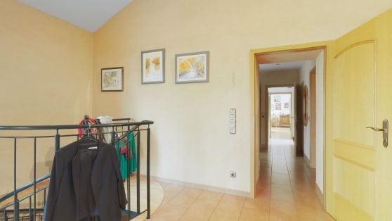 Gro�z�giges Wohnhaus mit Raum zur individuellen Nutzung, auch ideal als Mehrgenerationshaus nutzbar.