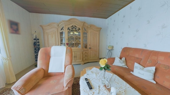 Grozgiges Wohnhaus mit vielseitigem Nutzungspotenzial in Obermendig